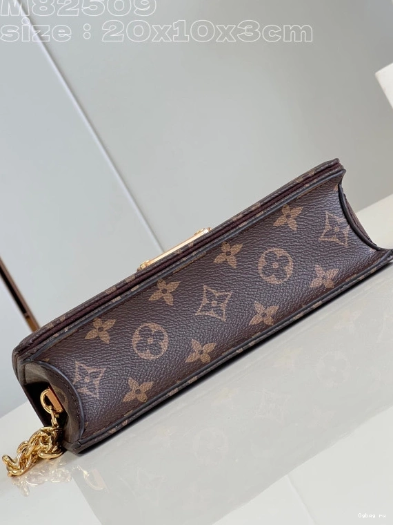 Lily LOUIS VUITTON Wallet Chain On 0717